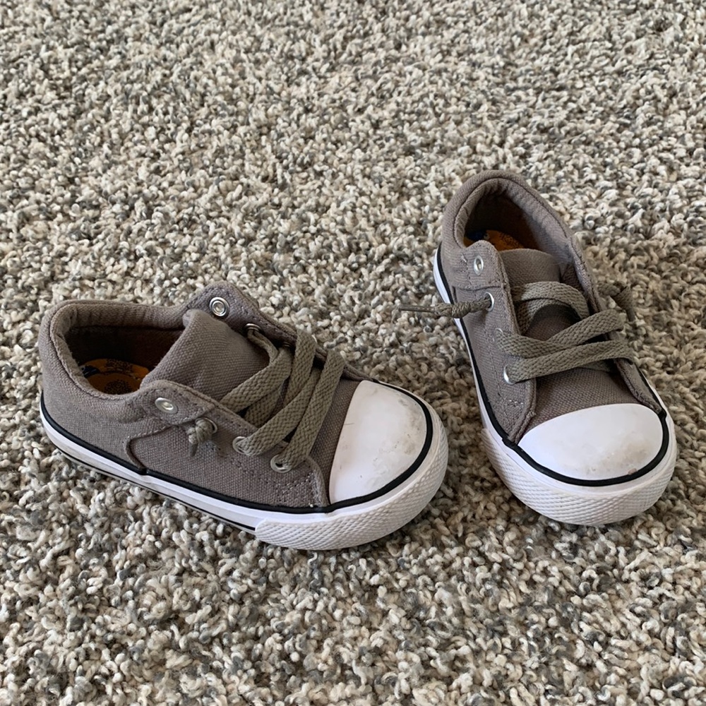Toddler sneakers